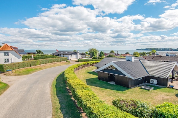 Foto van Luxe vakantiehuis met 7 gastenverblijven in Hejls - Vakantiehuis in Hejls - Outdoor