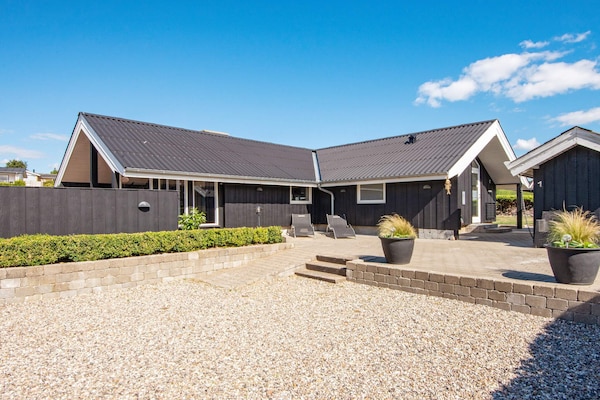 Foto van Luxe vakantiehuis met 7 gastenverblijven in Hejls - Vakantiehuis in Hejls - View