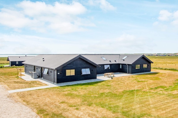 Foto van Luxe vakantieverblijf met zwembad - Vakantiehuis in Harboøre - Outdoor