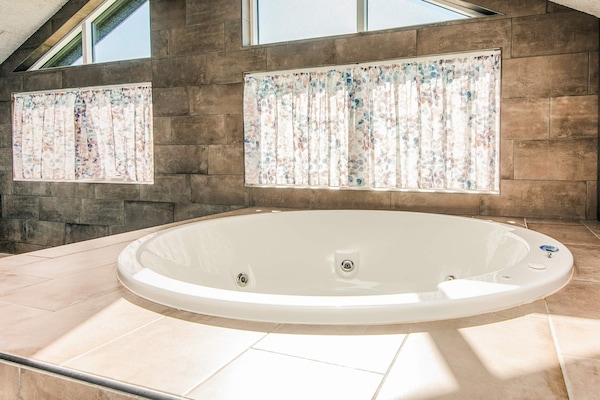 Foto van Luxe vakantieverblijf met zwembad - Vakantiehuis in Harboøre - Spa