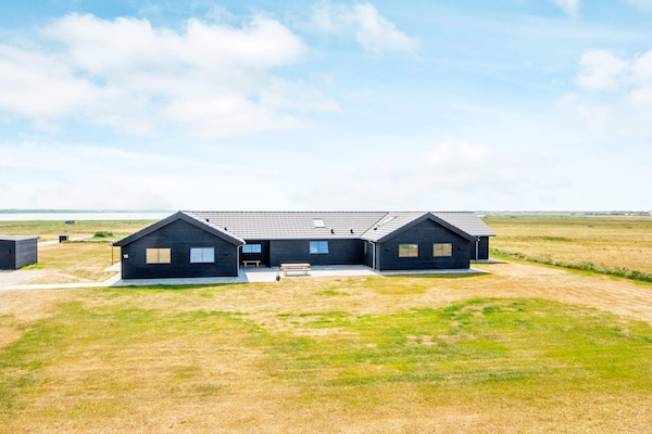 Foto van Luxe vakantieverblijf met zwembad - Vakantiehuis in Harboøre - Outdoor
