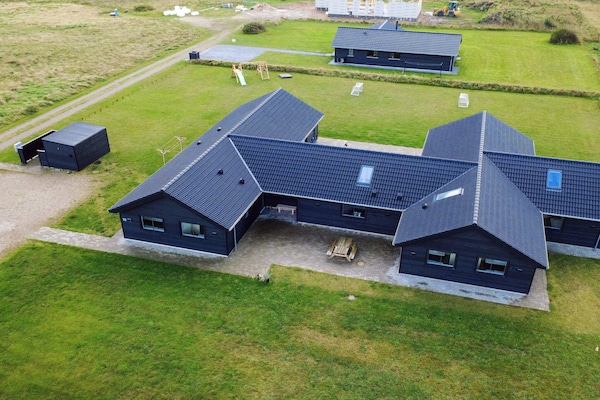 Foto van Luxe vakantieverblijf met zwembad - Vakantiehuis in Harboøre - Outdoor