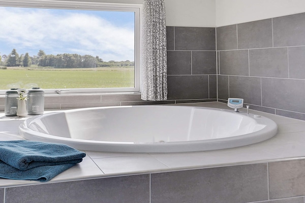 Foto van Luxe vakantieverblijf met zwembad - Vakantiehuis in Stege - Spa