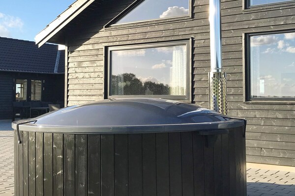 Foto van Luxe vakantieverblijf met zwembad - Vakantiehuis in Stege - Spa