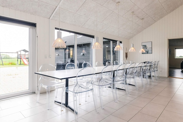 Foto van Luxe vakantieverblijf met zwembad - Vakantiehuis in Stege - Indoor