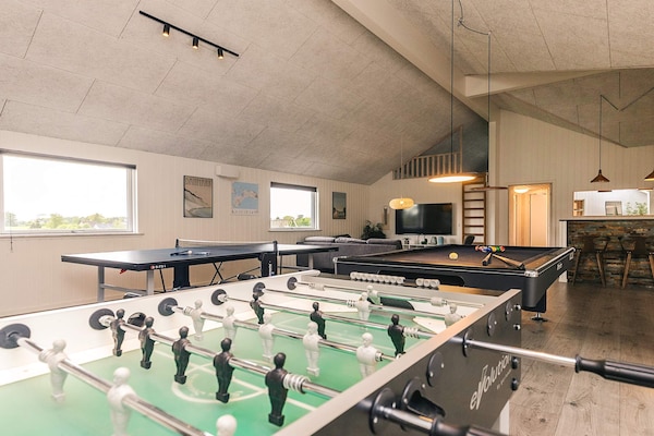 Foto van Luxe vakantieverblijf met zwembad - Vakantiehuis in Stege - Indoor