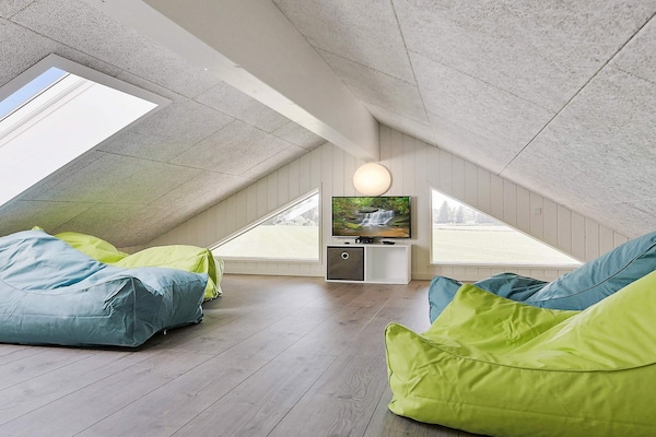 Foto van Luxe vakantieverblijf met zwembad - Vakantiehuis in Stege - Indoor