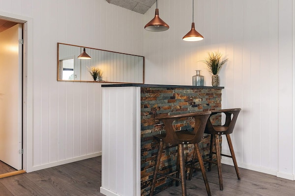 Foto van Luxe vakantieverblijf met zwembad - Vakantiehuis in Stege - Indoor