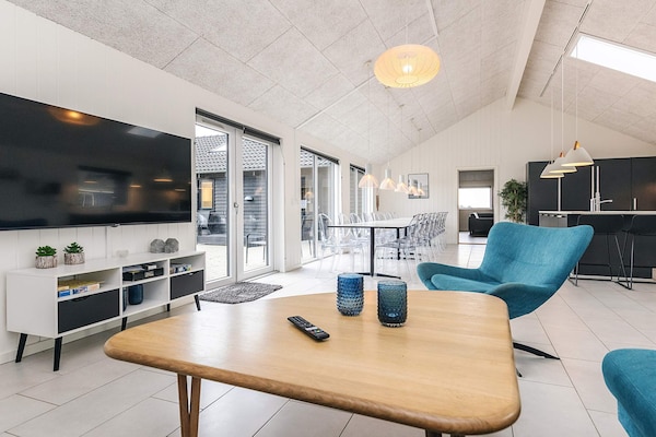 Foto van Luxe vakantieverblijf met zwembad - Vakantiehuis in Stege - Indoor