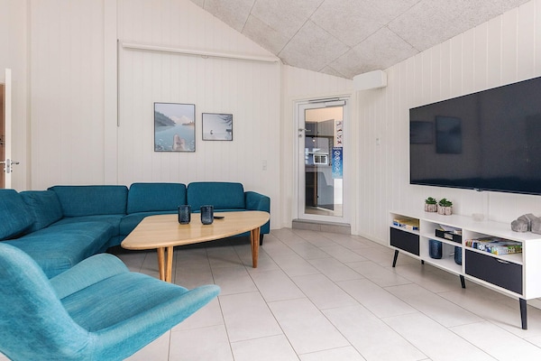 Foto van Luxe vakantieverblijf met zwembad - Vakantiehuis in Stege - Indoor