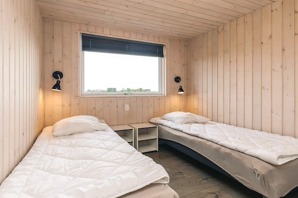 Foto van Luxe vakantieverblijf met zwembad - Vakantiehuis in Stege - Indoor