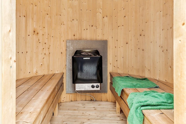 Foto van Luxe familie retraite -- By Traum Ferienwohnungen - Vakantiehuis in Børkop - Sauna