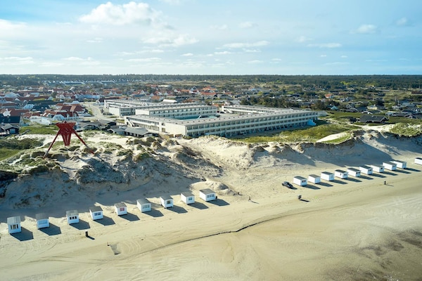 Foto van 6 persoons vakantie huis op een vakantie park in Blokhus - Outdoor