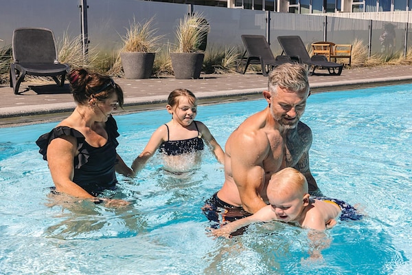 Foto van 6 persoons vakantie huis op een vakantie park in Blokhus - Pool