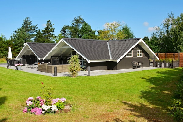 Foto van Licht vakantiehuis met bubbelbad - Vakantiehuis in Væggerløse - Outdoor