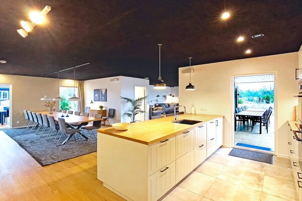 Foto van 14 persoons vakantie huis in Væggerløse-By Traum - Indoor