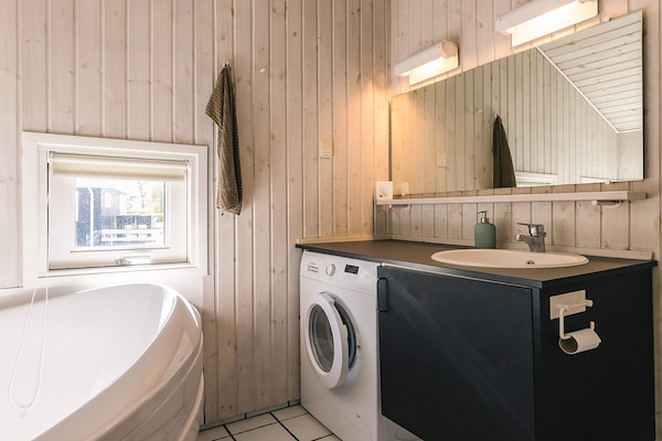 Foto van Zeezaligheid met Spa -- By Traum Ferienwohnungen - Vakantiehuis in Otterup - Indoor