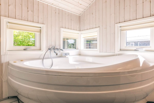 Foto van Zeezaligheid met Spa -- By Traum Ferienwohnungen - Vakantiehuis in Otterup - Spa