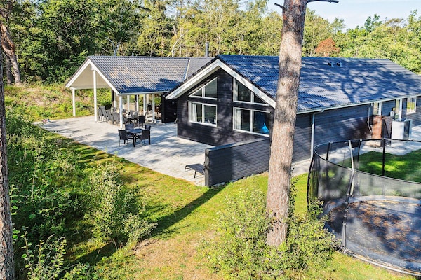Foto van Luxe strandhuis met spa - Vakantiehuis in Væggerløse - Outdoor