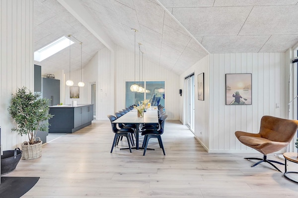 Foto van Luxe strandhuis met spa - Vakantiehuis in Væggerløse - Indoor