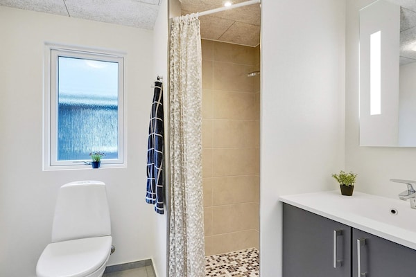 Foto van Luxe strandhuis met spa - Vakantiehuis in Væggerløse - Indoor