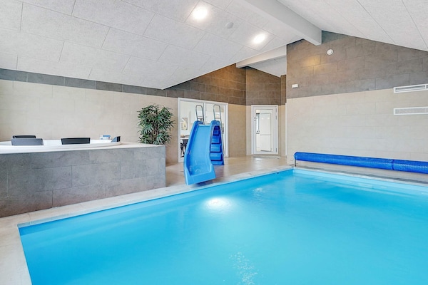 Foto van Luxe strandretraite in Væggerløse - Vakantiehuis in Væggerløse - Pool