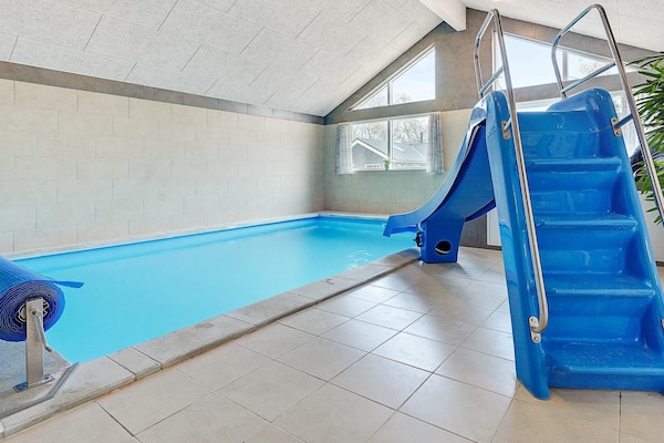 Foto van Luxe strandretraite in Væggerløse - Vakantiehuis in Væggerløse - Pool