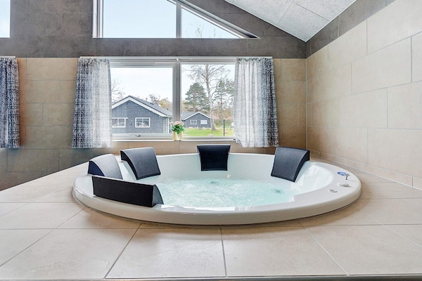 Foto van Luxe strandretraite in Væggerløse - Vakantiehuis in Væggerløse - Spa
