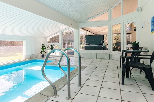 Foto van Luxe retraite in Lonstrup -- By Traum Ferienwohnungen - Pool