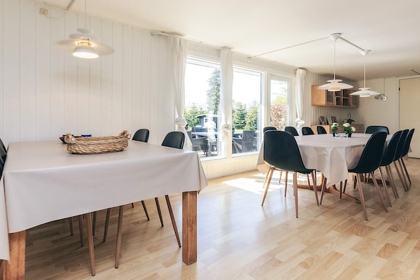 Foto van 14 persoons vakantie huis in Væggerløse-By Traum - Indoor