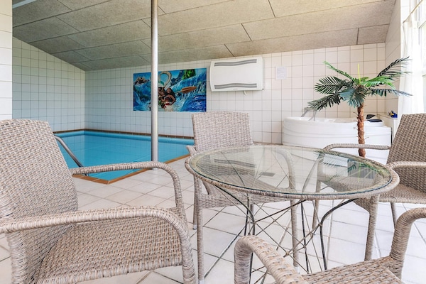 Foto van 14 persoons vakantie huis in Væggerløse-By Traum - Indoor