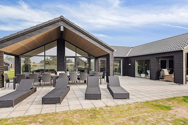 Foto van Luxe vakantieverblijf met zwembad - Vakantiehuis in Rømø - Outdoor