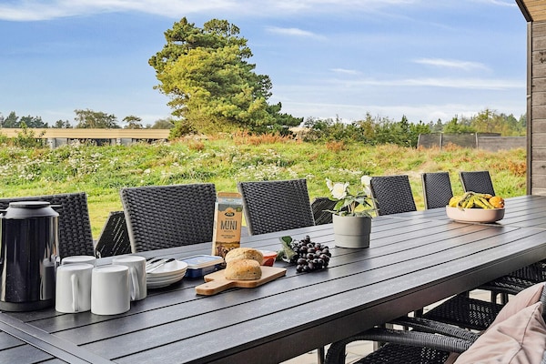 Foto van Luxe vakantieverblijf met zwembad - Vakantiehuis in Rømø - View