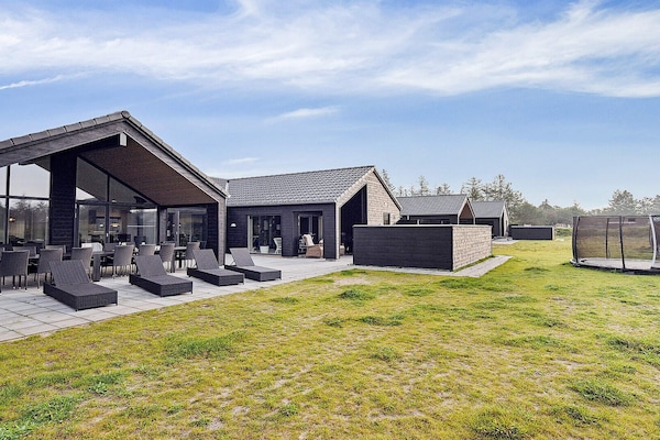 Foto van Luxe vakantieverblijf met zwembad - Vakantiehuis in Rømø - View