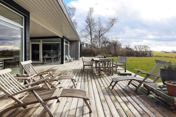 Foto van Zonnig vakantiehuisje met spafaciliteiten - Vakantiehuis in Gedser - View