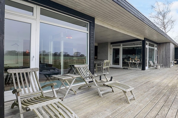 Foto van Zonnig vakantiehuisje met spafaciliteiten - Vakantiehuis in Gedser - View