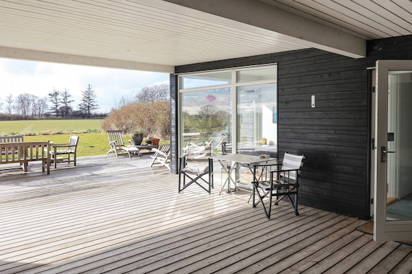 Foto van Zonnig vakantiehuisje met spafaciliteiten - Vakantiehuis in Gedser - View