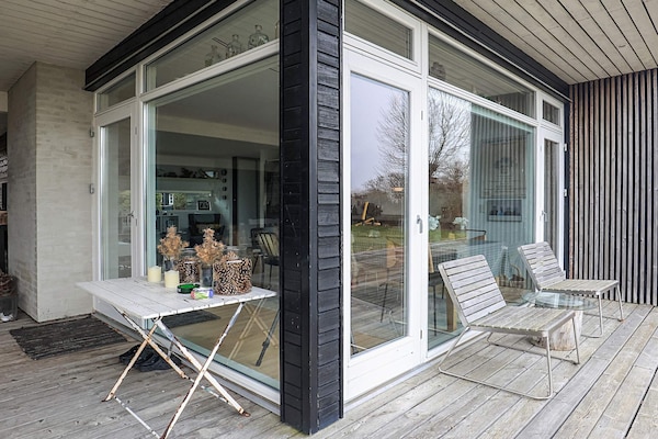 Foto van Zonnig vakantiehuisje met spafaciliteiten - Vakantiehuis in Gedser - View