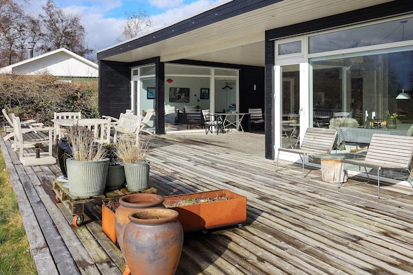 Foto van Zonnig vakantiehuisje met spafaciliteiten - Vakantiehuis in Gedser - View