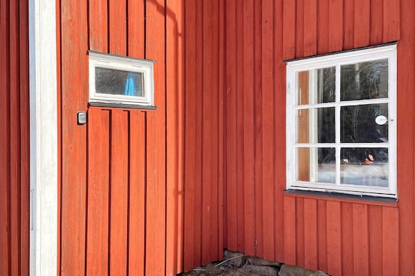 Foto van Landelijk vakantiehuisje aan het meer - Vakantiehuis in TÖCKSFORS - Outdoor