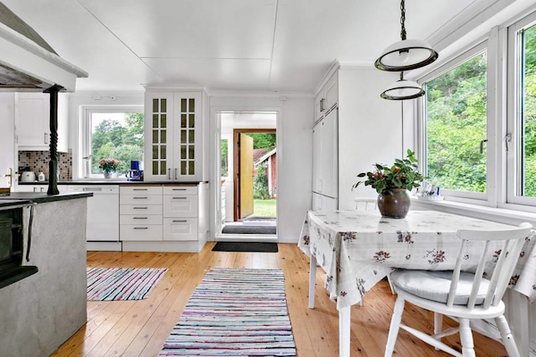 Foto van Huisje aan zee met balkon en barbecue - Vakantiehuis in STRÖMSTAD - Indoor