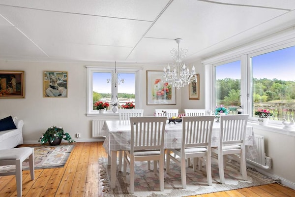 Foto van Huisje aan zee met balkon en barbecue - Vakantiehuis in STRÖMSTAD - Indoor