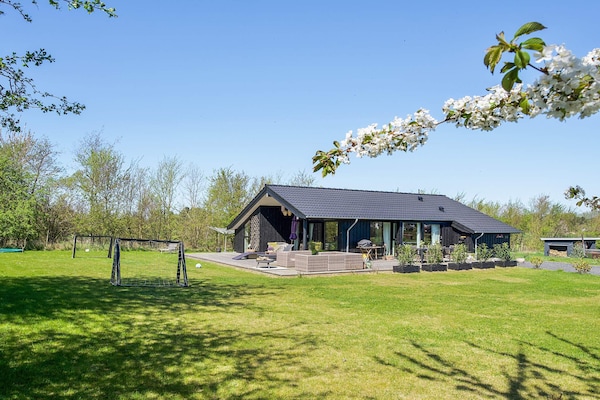 Foto van Verblijf aan zee met sauna - Vakantiehuis in Hørve - View
