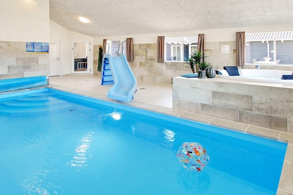 Foto van Luxe vakantieverblijf in Asserbo - Vakantiehuis in Frederiksværk - Pool