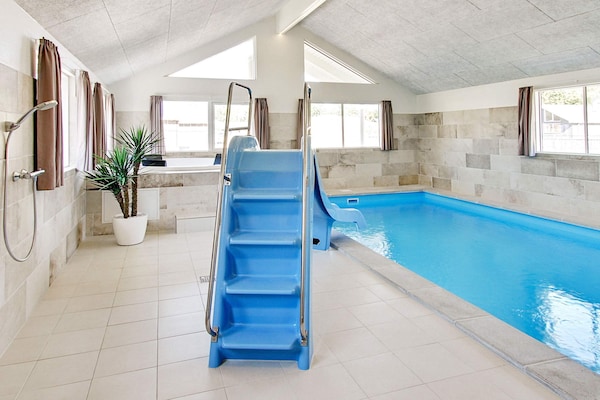 Foto van Luxe vakantieverblijf in Asserbo - Vakantiehuis in Frederiksværk - Pool