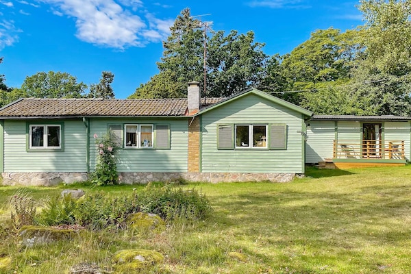 Foto van Charmant huisje bij zee en wandelpaden - Vakantiehuis in BERGKVARA - Outdoor