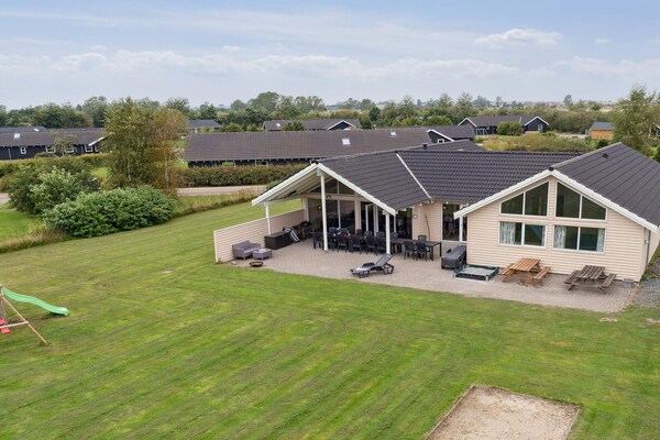 Foto van Luxe strandhuis -- By Traum Ferienwohnungen - Vakantiehuis in Idestrup - Outdoor