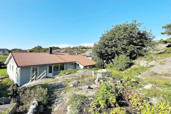 Foto van Ruime familiecottage in Kyrkesund - Vakantiehuis in SKÄRHAMN - Outdoor