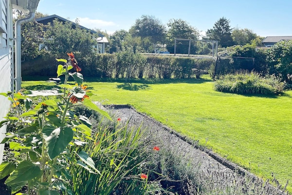 Foto van Ruime familiecottage in Kyrkesund - Vakantiehuis in SKÄRHAMN - Outdoor