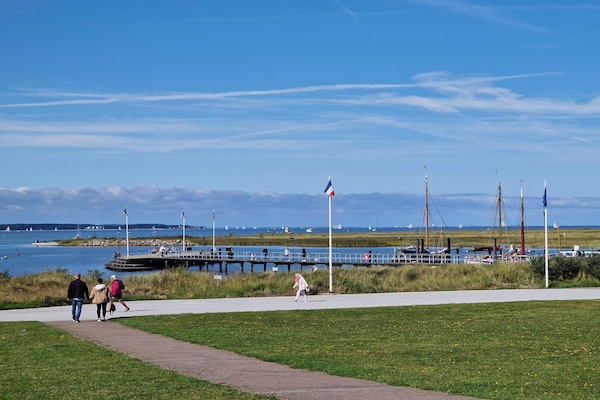 Foto van Villa aan water met panoramisch uitzicht op zee - Vakantiehuis in Wendtorf - WaterView